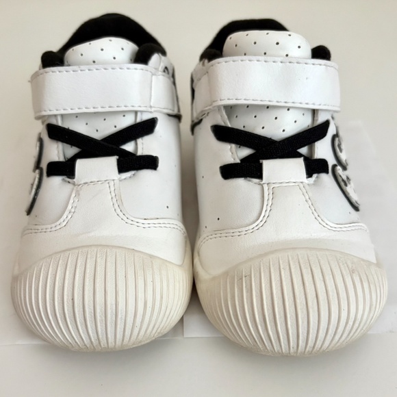 Kids white anti-slip sneaker size EU 25 / US 8.5 - Picture 3 of 6